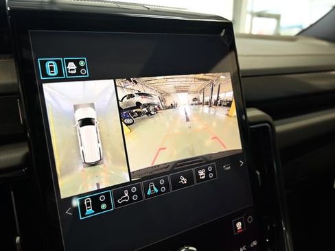 New 2026 GMC Yukon XL AT4 image 18