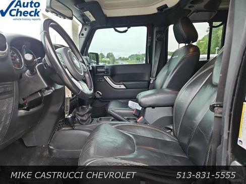 Used 2016 Jeep Wrangler Unlimited Rubicon AWD/4WD image 25