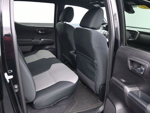 Used 2021 Toyota Tacoma TRD Off-Road image 15