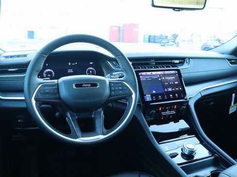 New 2025 Jeep Grand Cherokee L Limited w/ Luxury Tech Group II image 2