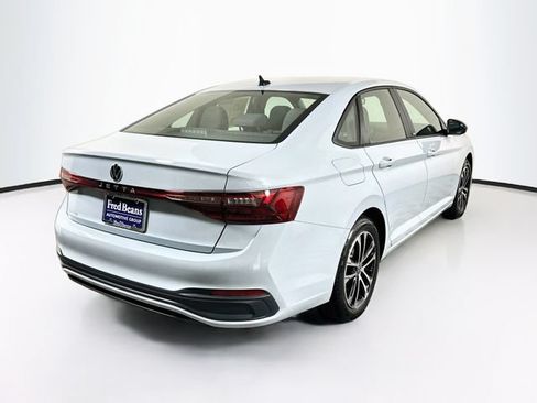 Certified 2025 Volkswagen Jetta Sport FWD image 8