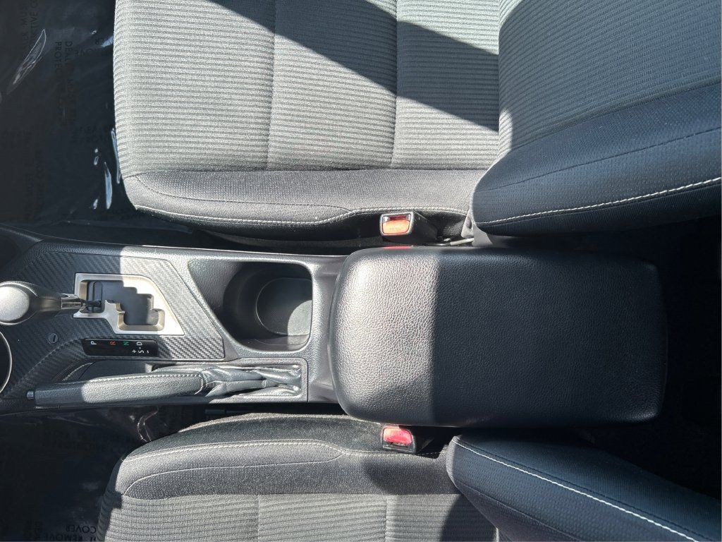 Used 2013 Toyota RAV4 XLE AWD/4WD image 17
