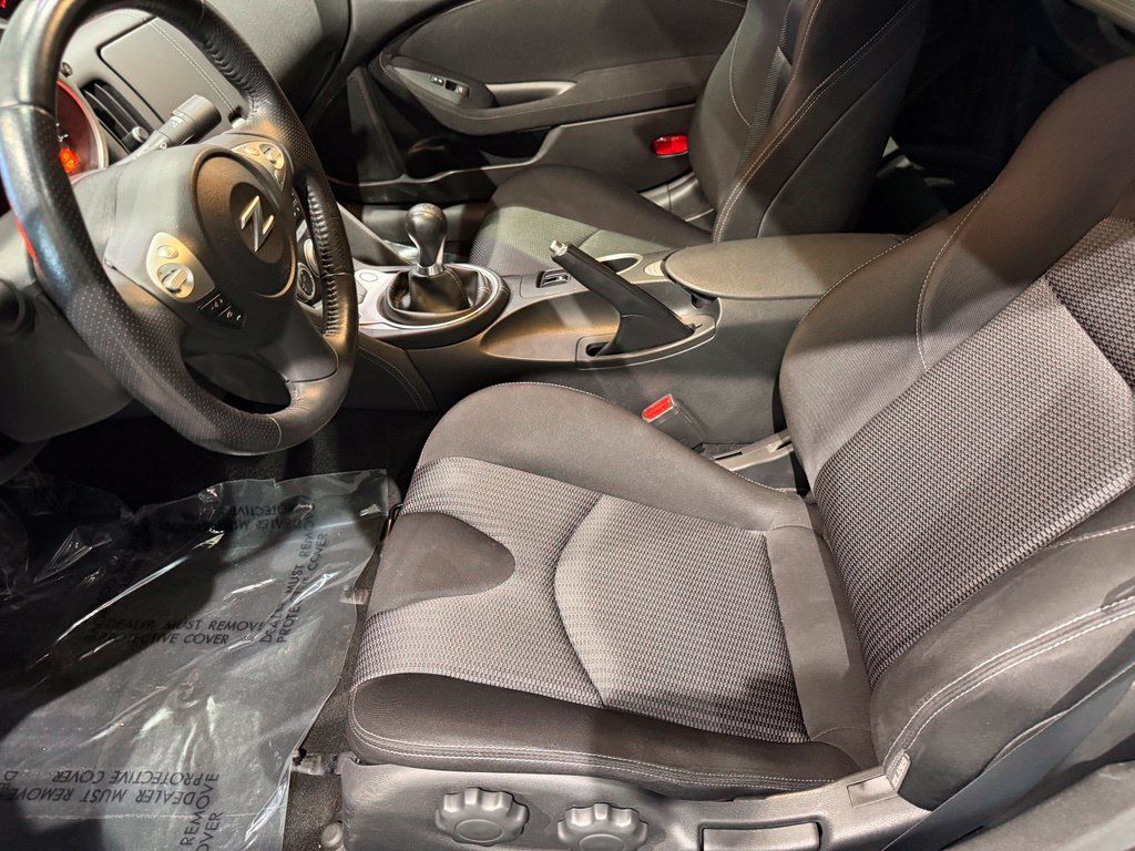 Used 2019 Nissan 370Z Coupe RWD image 25