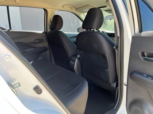 Used 2021 Nissan Kicks SV FWD image 31