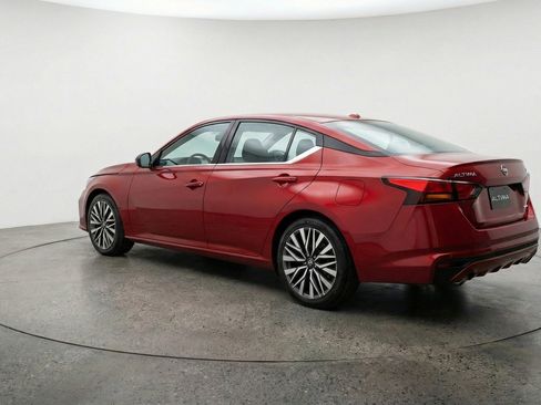 Used 2025 Nissan Altima 2.5 SV image 6