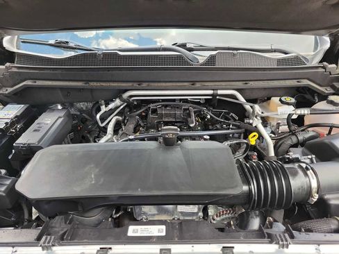 Used 2026 Chevrolet Colorado ZR2 w/ Technology Package AWD/4WD image 13