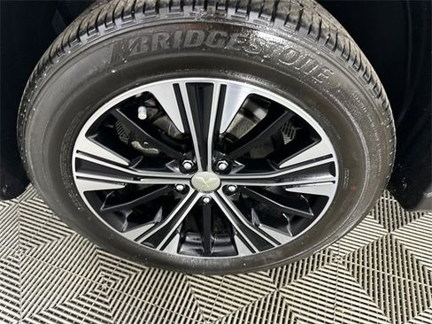 Used 2022 Mitsubishi Eclipse Cross SEL image 2