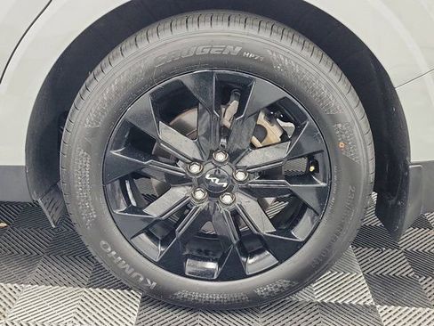 Used 2024 Kia Carnival SX FWD image 10