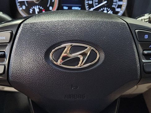 Used 2021 Hyundai Venue FWD image 47