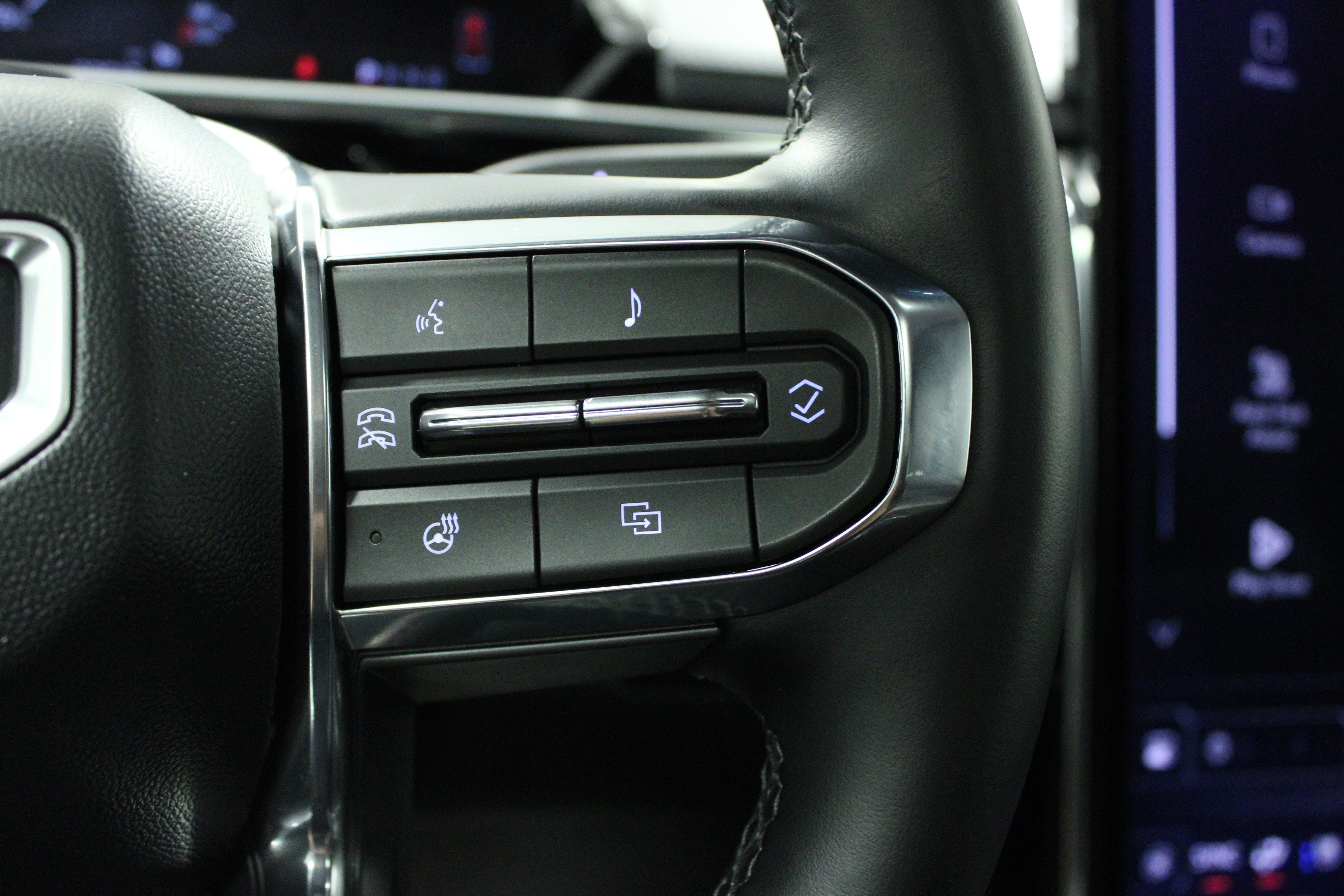 Used 2025 GMC Sierra EV Denali AWD/4WD image 21
