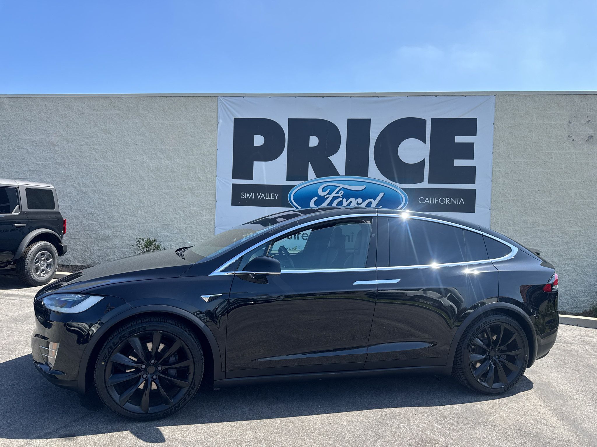 Used 2018 Tesla Model X 100D AWD/4WD image 2