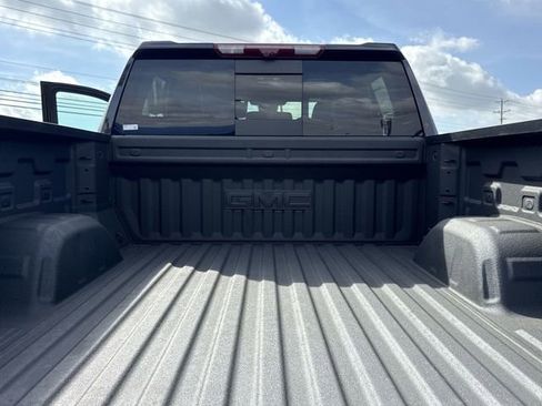Used 2025 GMC Sierra 1500 AT4X AWD/4WD image 10