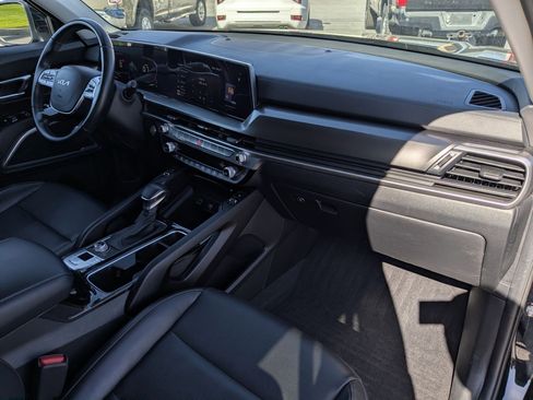 Certified 2024 Kia Telluride S w/ S Sunroof Package AWD/4WD image 30