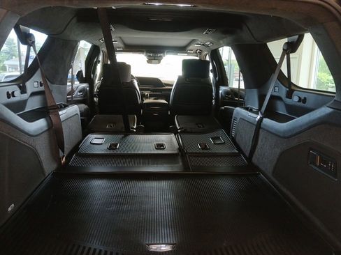 Certified 2022 Cadillac Escalade ESV Sport Platinum w/ LPO, Floor Liner Package AWD/4WD image 11