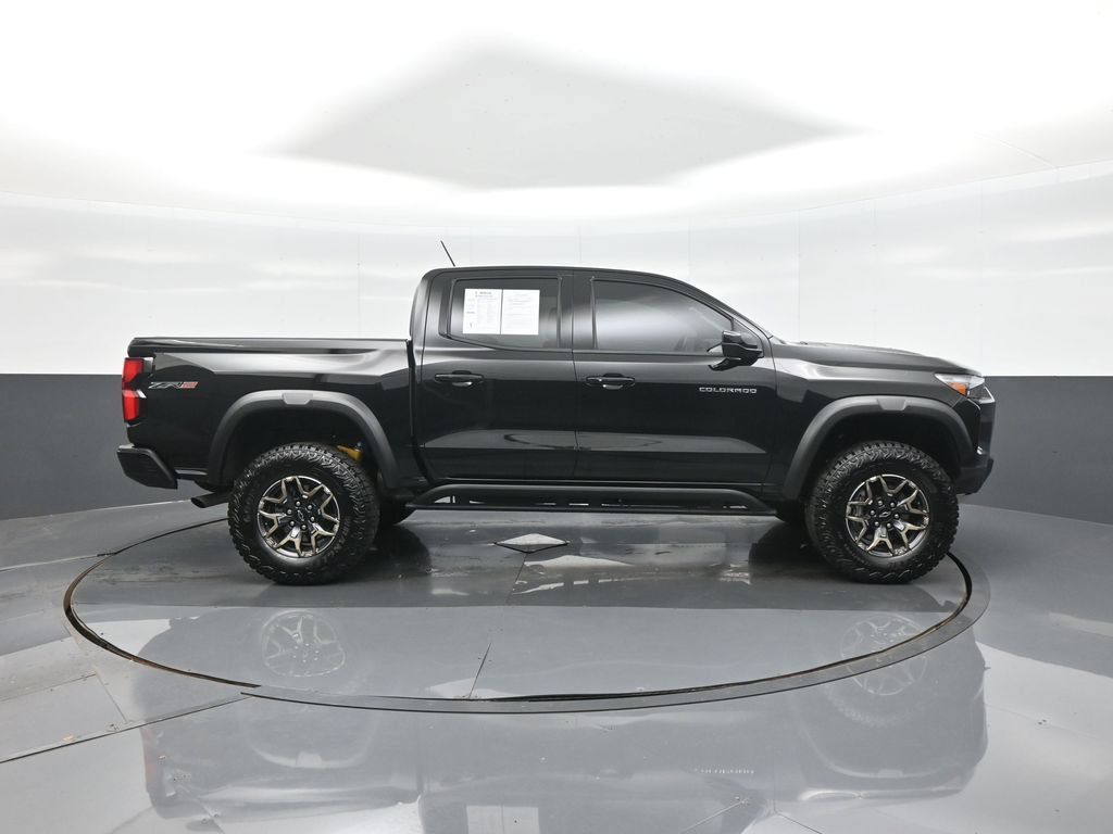 Used 2024 Chevrolet Colorado ZR2 w/ ZR2 Convenience Package III AWD/4WD image 8