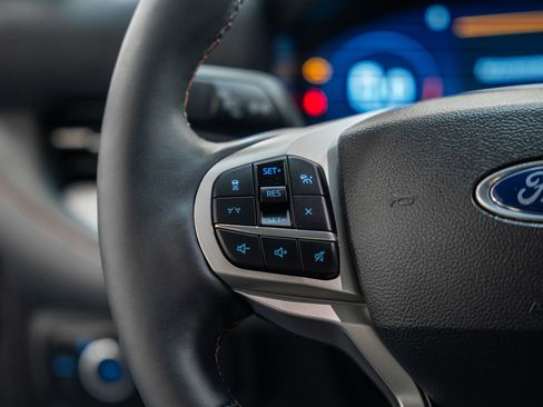 Certified 2025 Ford Explorer Active w/ Active Comfort Package image 35