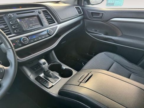 Used 2014 Toyota Highlander Plus AWD/4WD image 15