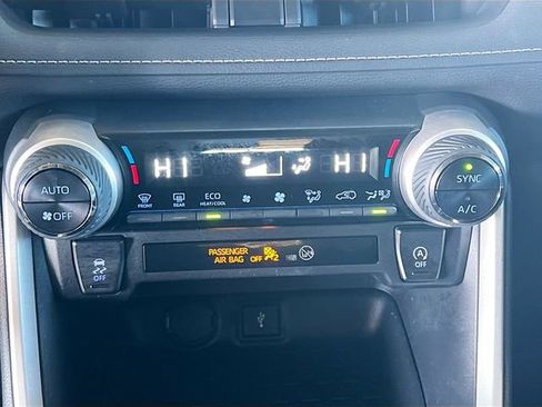 Used 2022 Toyota RAV4 XLE image 22