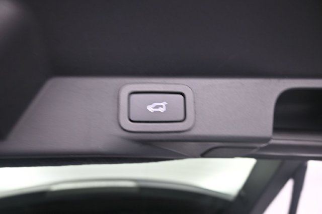 Used 2017 Land Rover Range Rover Sport AWD/4WD image 32