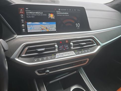 Used 2022 BMW X7 M50i w/ Cold Weather Package AWD/4WD image 17