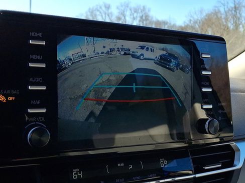 Used 2024 Toyota Sienna XLE image 16