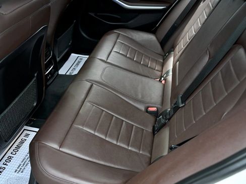 Used 2020 BMW 330i Sedan w/ M Sport Package image 10