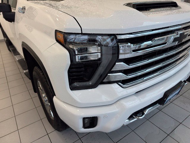 Certified 2024 Chevrolet Silverado 3500 High Country w/ LPO, Dark Essentials Package AWD/4WD image 42