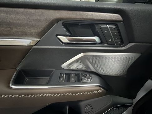 New 2026 GMC Acadia Denali Ultimate w/ LPO, Floor Liner Package image 23