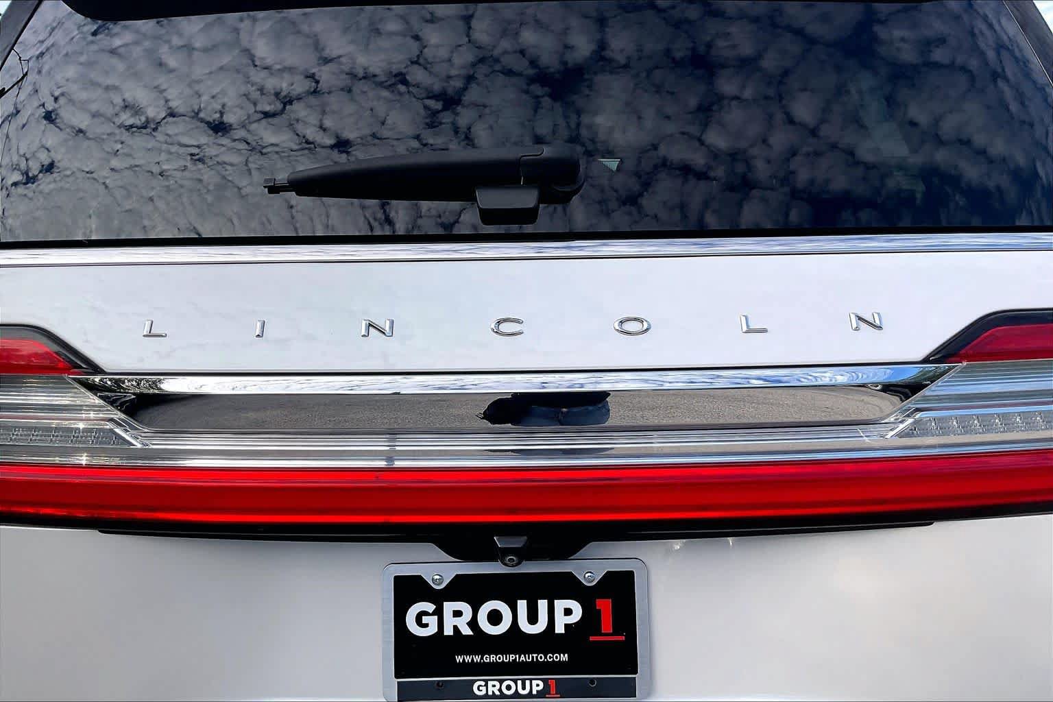 Used 2018 Lincoln Navigator Select w/ Technology Package RWD image 30