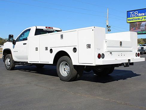 Used 2024 Chevrolet Silverado 3500 W/T w/ Snow Plow Prep Package AWD/4WD image 4