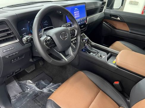 Certified 2025 Lexus GX 550 w/ Cold Area Package AWD/4WD image 15