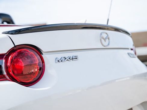 Used 2017 MAZDA MX-5 Miata Club w/ Brembo/BBS Package image 29