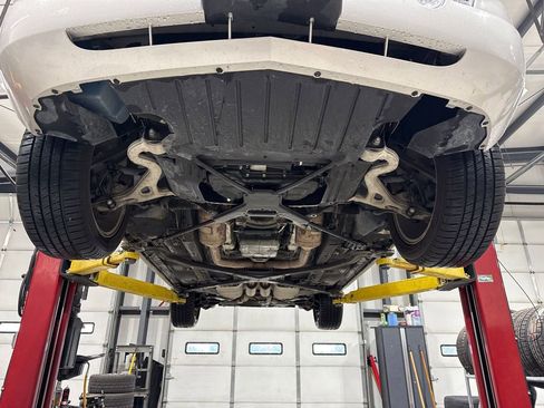 Used 2004 Ford Thunderbird image 13