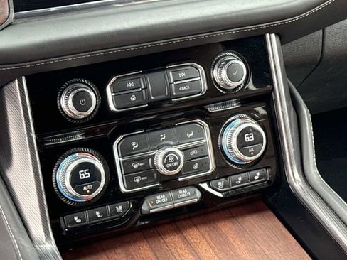 Used 2023 GMC Yukon XL Denali Ultimate image 22