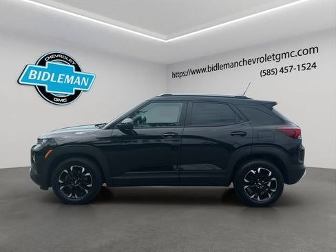 Used 2021 Chevrolet TrailBlazer LT w/ Convenience Package FWD image 4
