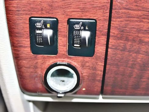 Used 2011 Toyota Sienna Limited image 20