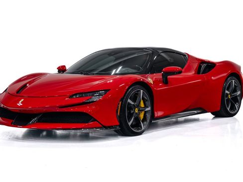 Used 2024 Ferrari SF90 Spider image 4