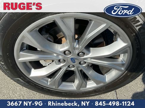 Certified 2023 Ford Explorer XLT w/ Equipment Group 202A AWD/4WD image 10