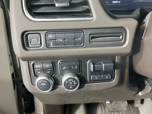 Used 2022 GMC Yukon XL SLE w/ Max Trailering Package image 18