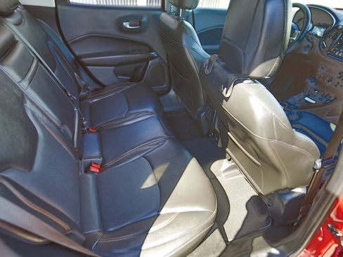 Used 2018 Jeep Compass Limited image 18