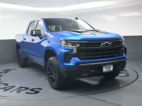 Used 2022 Chevrolet Silverado 1500 LT Trail Boss w/ LT Trail Boss Premium Package image 3