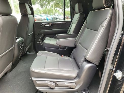 New 2025 Chevrolet Suburban Premier image 16