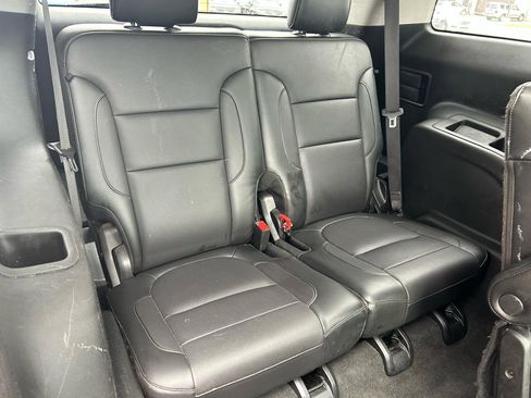 Used 2018 GMC Acadia SLT w/ LPO, Floor Liner Package FWD image 13