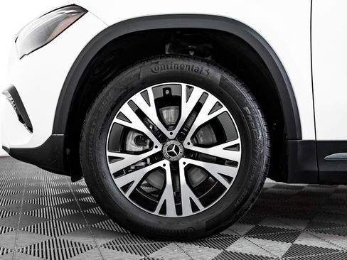 Certified 2026 Mercedes-Benz GLA 250 4MATIC image 4