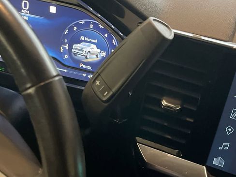 Used 2022 Chevrolet Silverado 1500 LT image 20