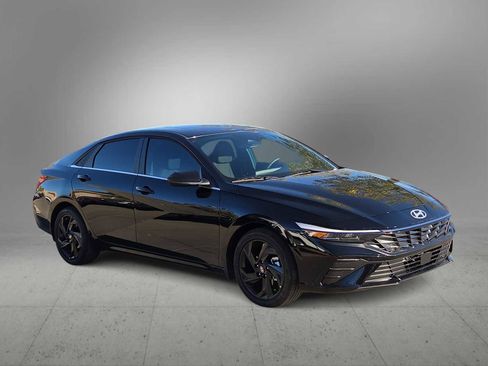 New 2026 Hyundai Elantra SEL Sport Premium image 2
