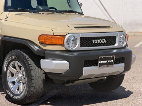 Used 2014 Toyota FJ Cruiser 4WD w/ Upgrade Package image 14