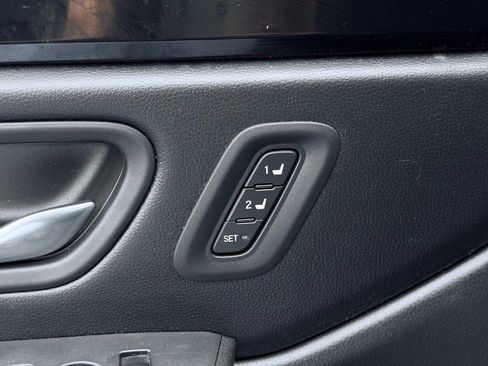 Used 2025 Honda Pilot Touring image 16
