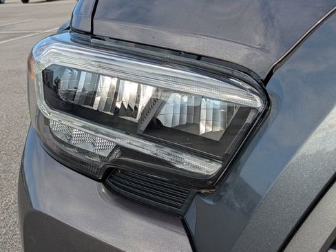 Used 2021 Toyota Tacoma TRD Sport w/ Technology Package RWD image 10