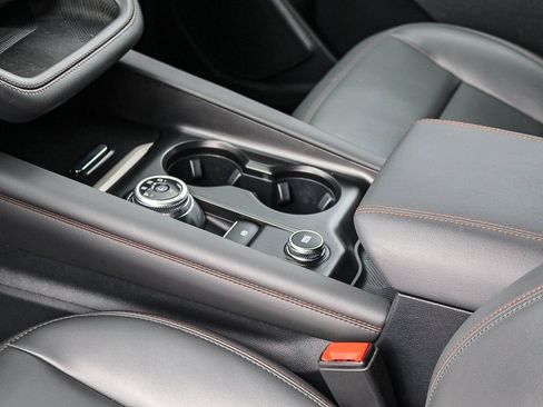 Used 2025 Ford Explorer Active w/ Active Comfort Package image 22